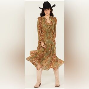 NWOT Miss Me Floral Long Sleeve Tier Dress size Small Boot Barn Exclusive